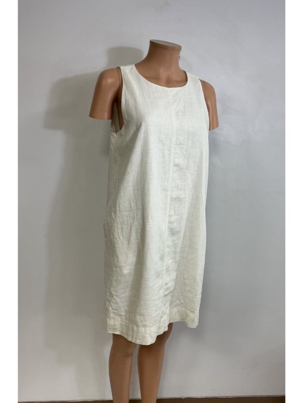 White Linen Dress Resort Style Side Pockets Womens Medium
